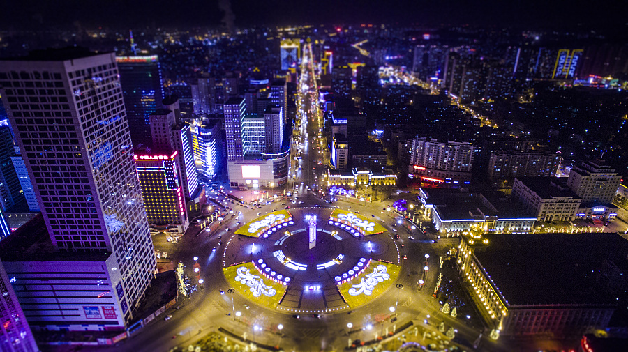 鞍山之光，高科技产品引领未来，科技革新生活体验